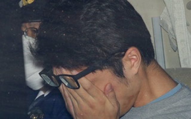 87836041-BEEF-4B0A-A3AC-FEF3C836C686