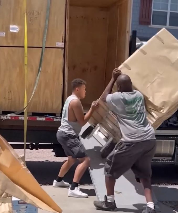 load falling off a truck whilst being unloaded